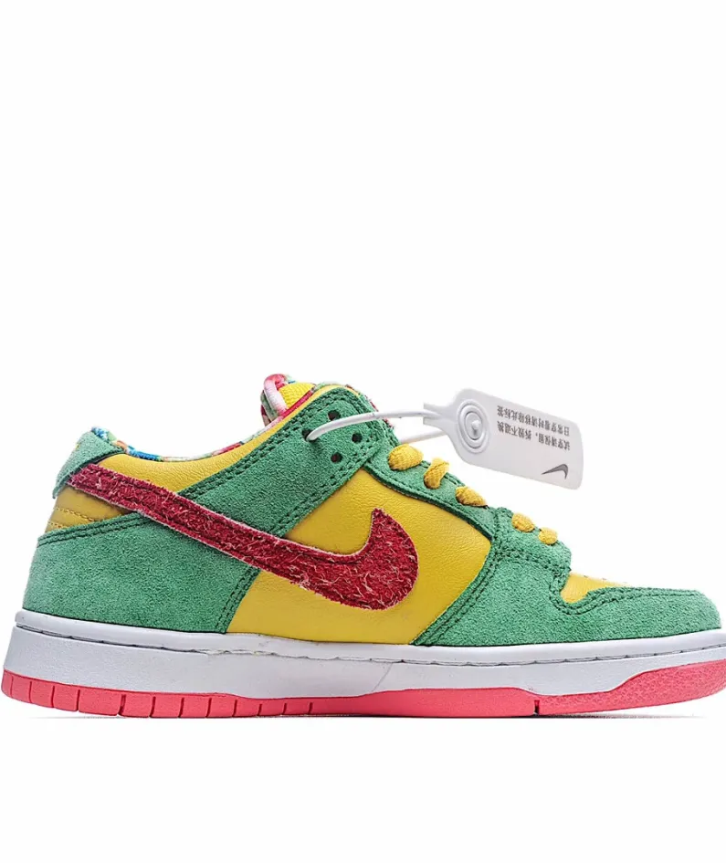 Nike SB Dunk Low Pro Sneakers