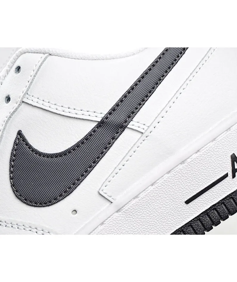Nike Air Force 1 Low 07 Low Top Sneakers