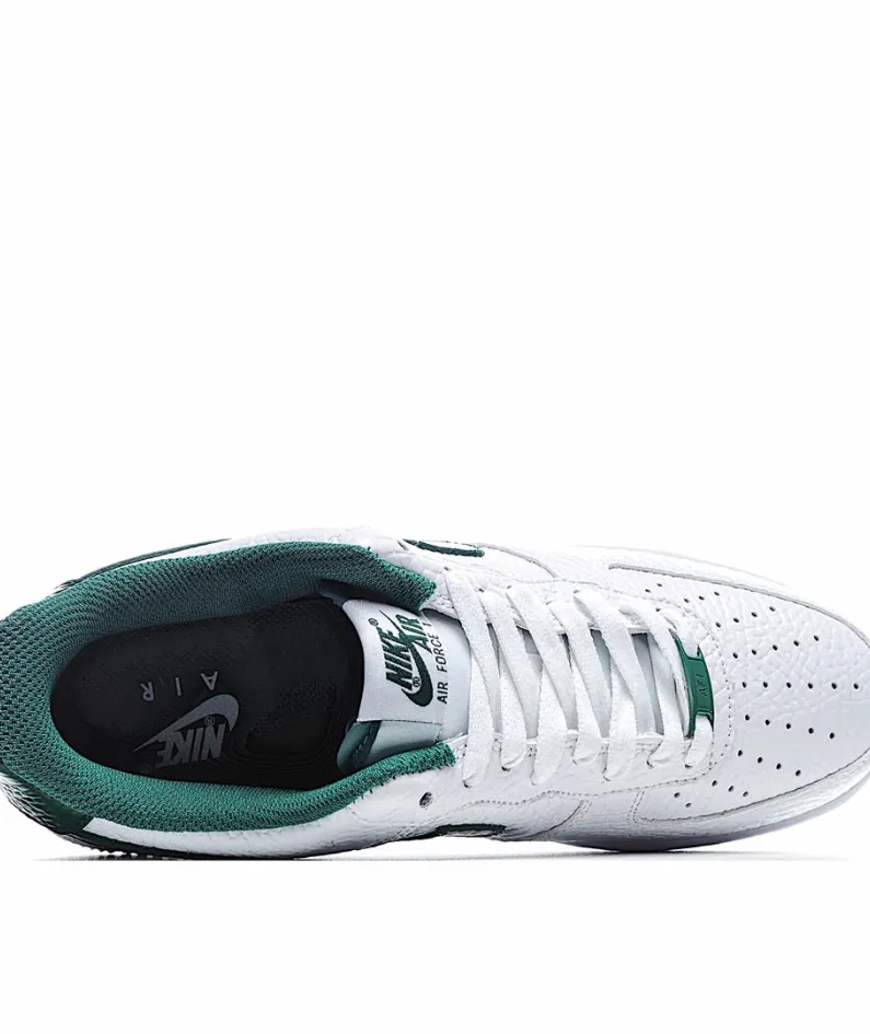 Nike Air Force 1 07 Low Top Sneakers