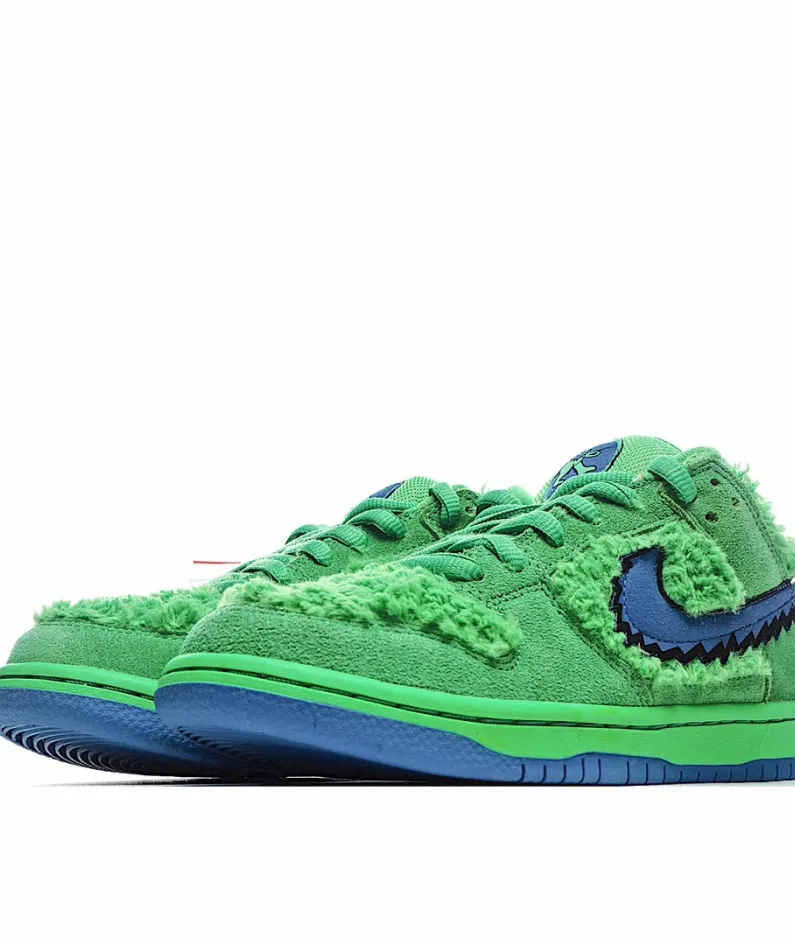 Nike SB Dunk Low Grateful Dead  