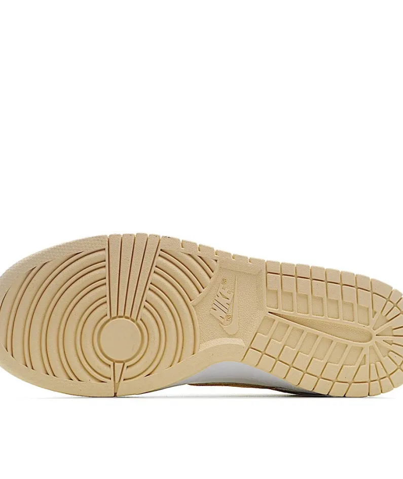 Nike SB Dunk Low GSYellow StrikeY Low Top Sneakers