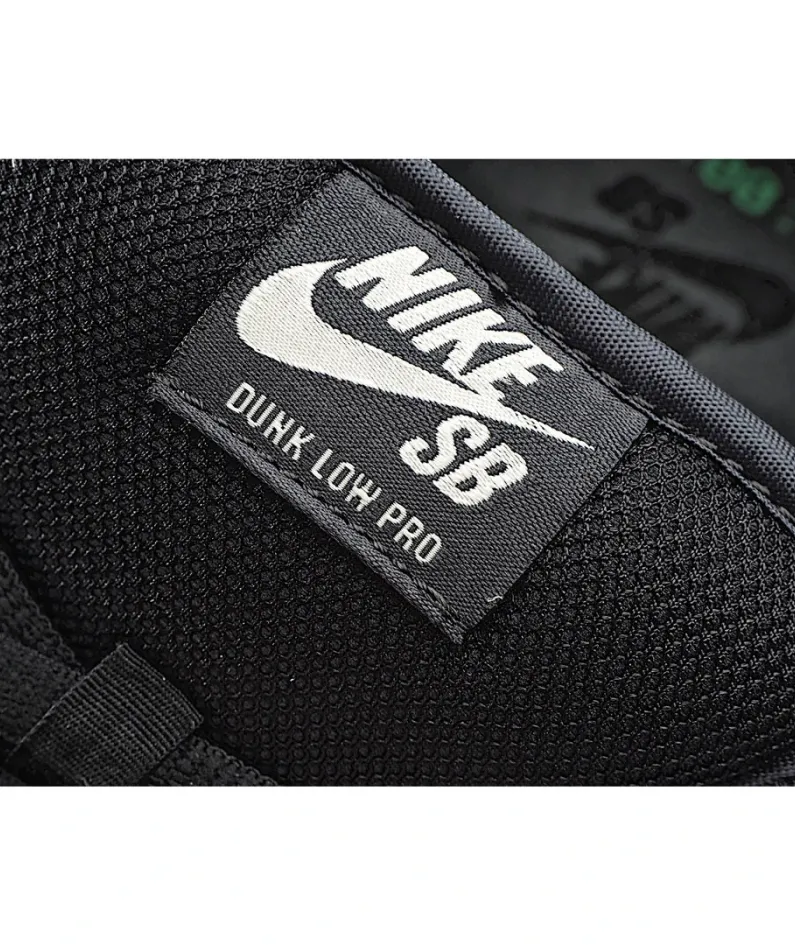 Nike sb dunk "VX1000 Comcorder" black, white and gray