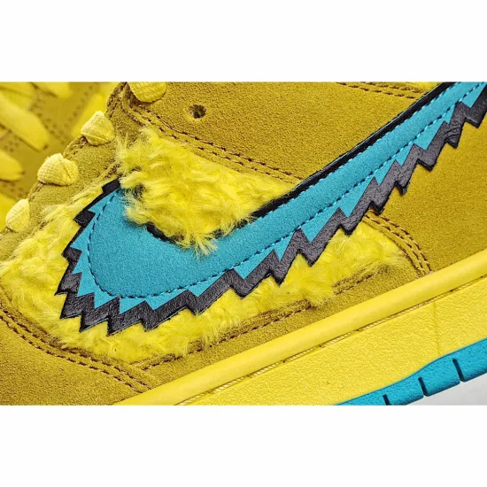 Nike SB Dunk Low Grateful Dead  