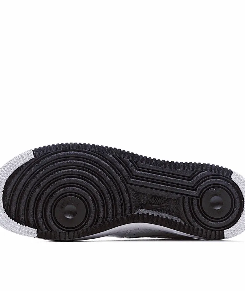 Nike Air Force 1 07 Low Low Top Sneakers