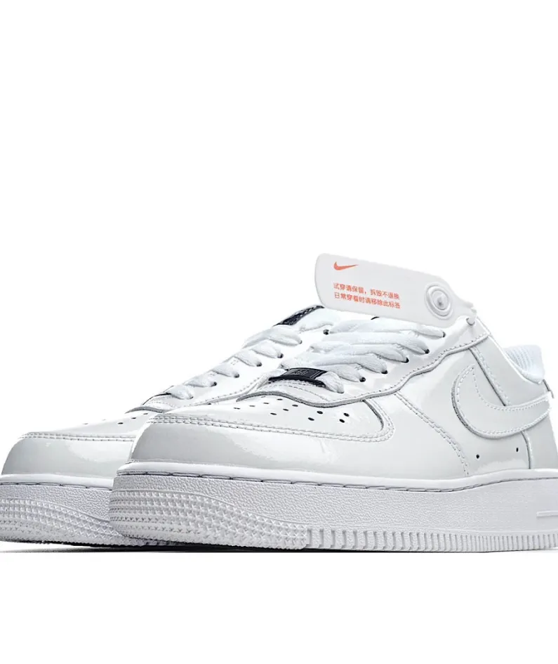 Nike Air Force 1 07 LX  