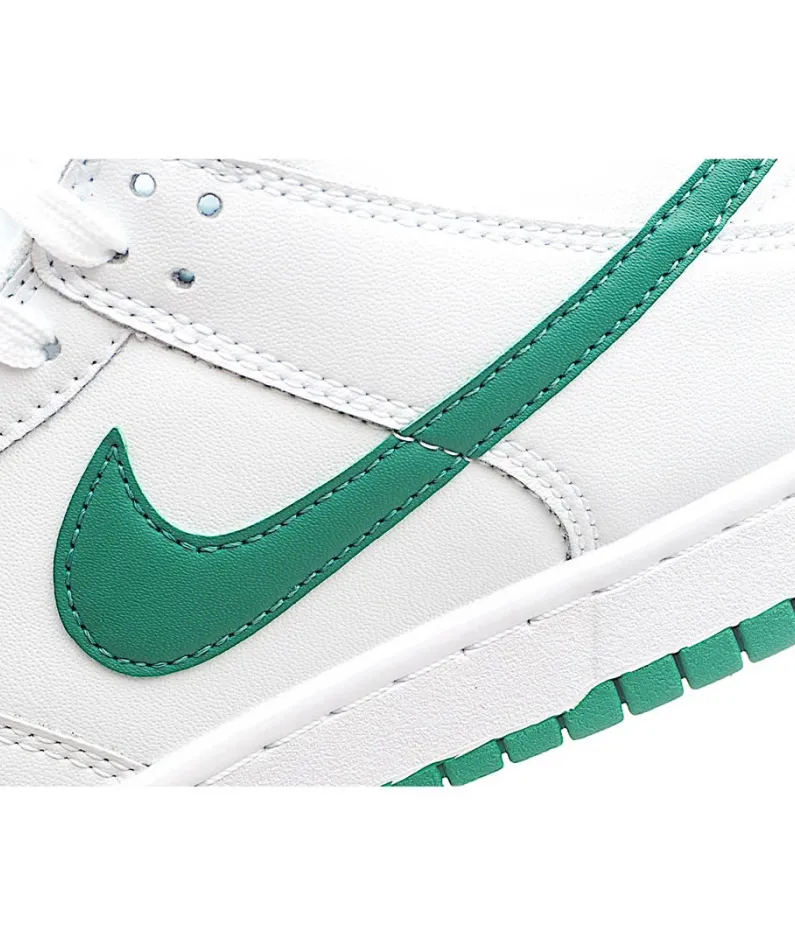 Nike Dunk SB Low Pro Low Top Sneakers