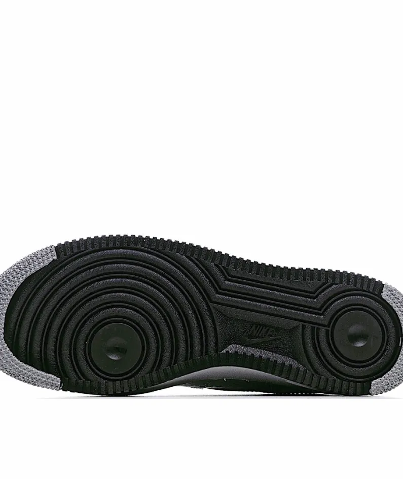 Nike Air Force 1 07 Low Low Top Sneakers