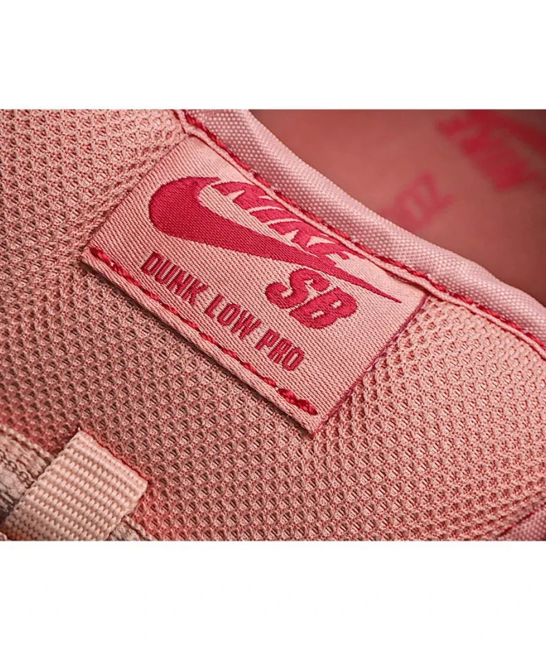 Nike SB Dunk Low "Pink Pink"