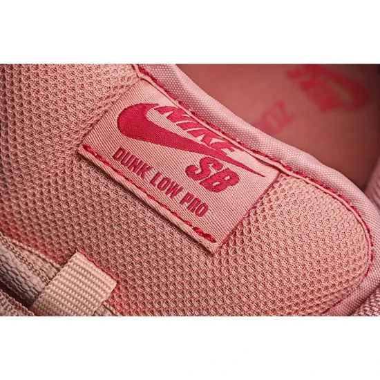 Nike SB Dunk Low "Pink Pink"