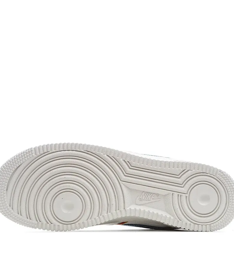 Nike Air Force 1 Low-Top Sneakers