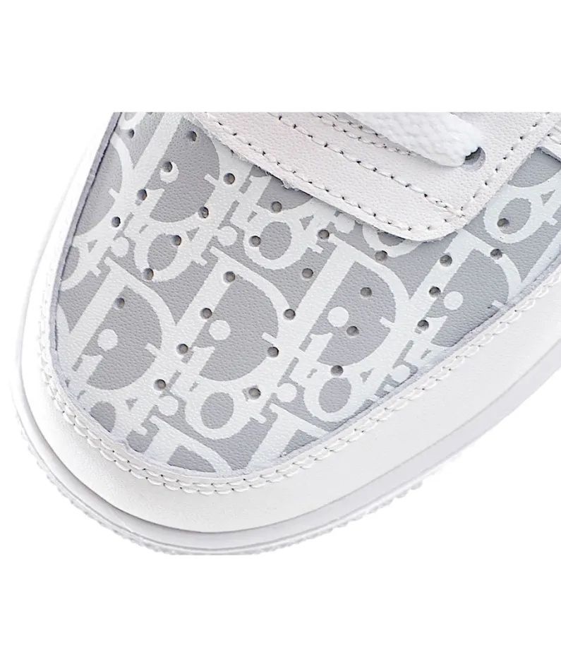 Nike Air Force 1 Low-Top Sneakers