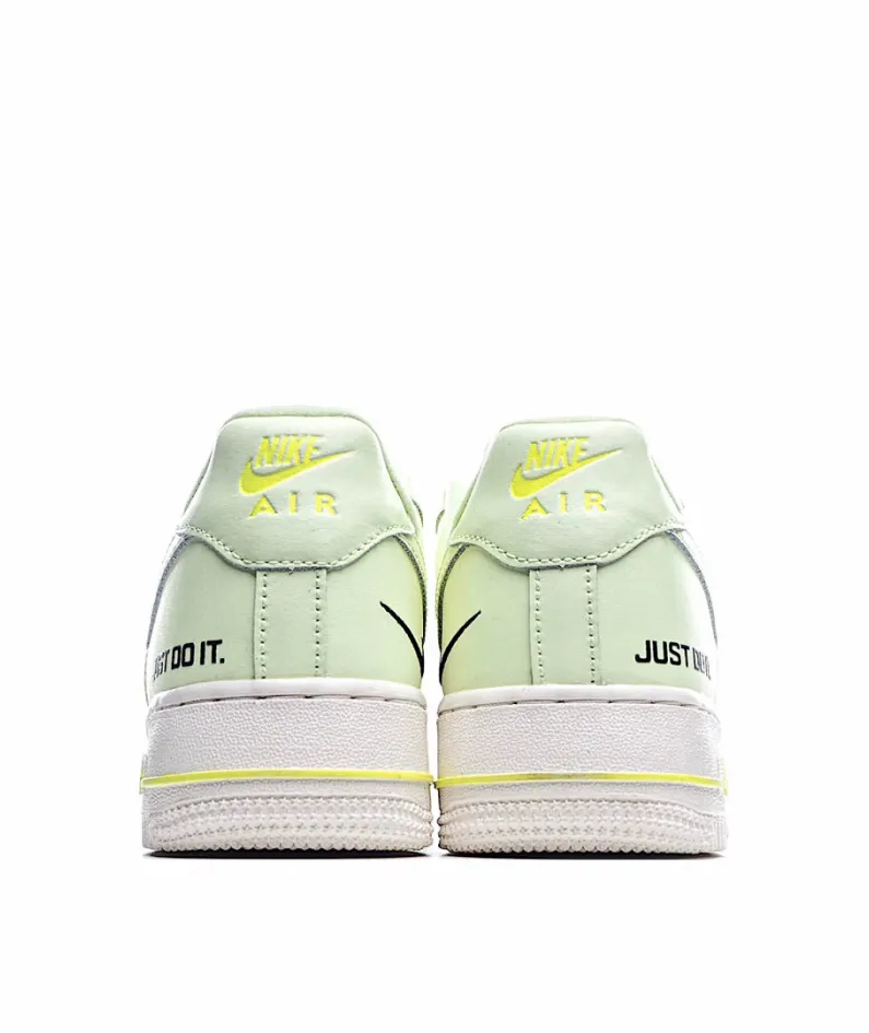 Nike Air Force 1 Low 