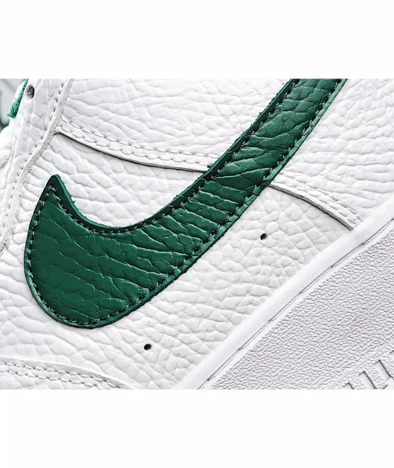 Nike Air Force 1 07 Low Top Sneakers