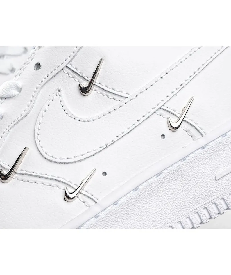 Nike Wmns Air Force 1 07 LXChrome Swooshes White 低帮 