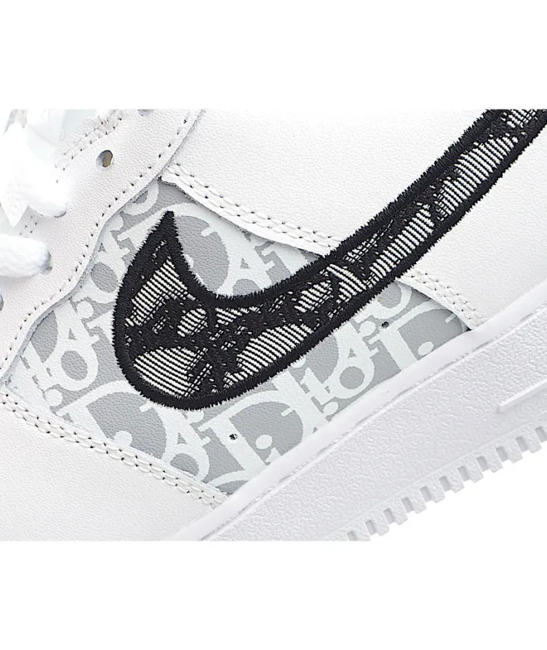 Nike Air Force 1 Low-Top Sneakers