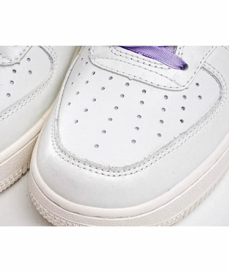 Nike Air Force 1 Low-Top Sneakers