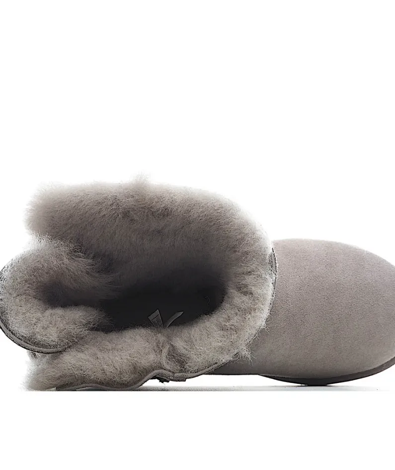 UGG Classic Mini series snow boots