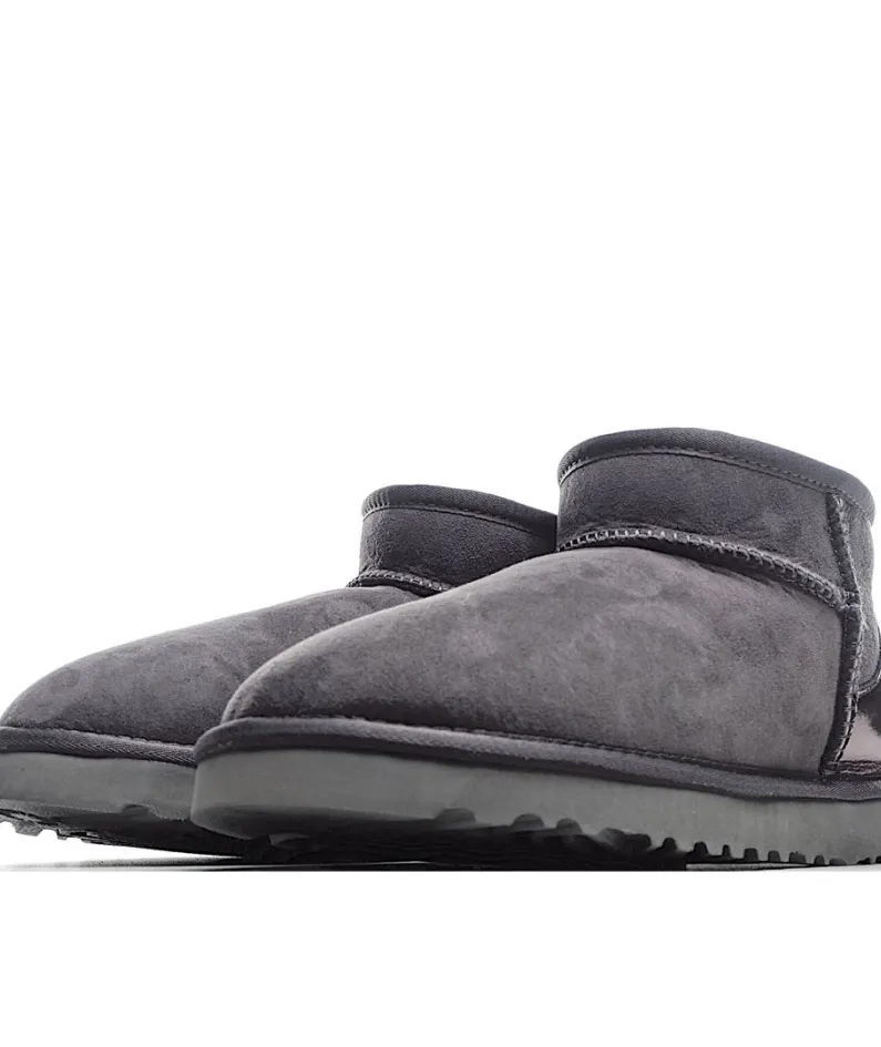 UGG Classic Mini series snow boots