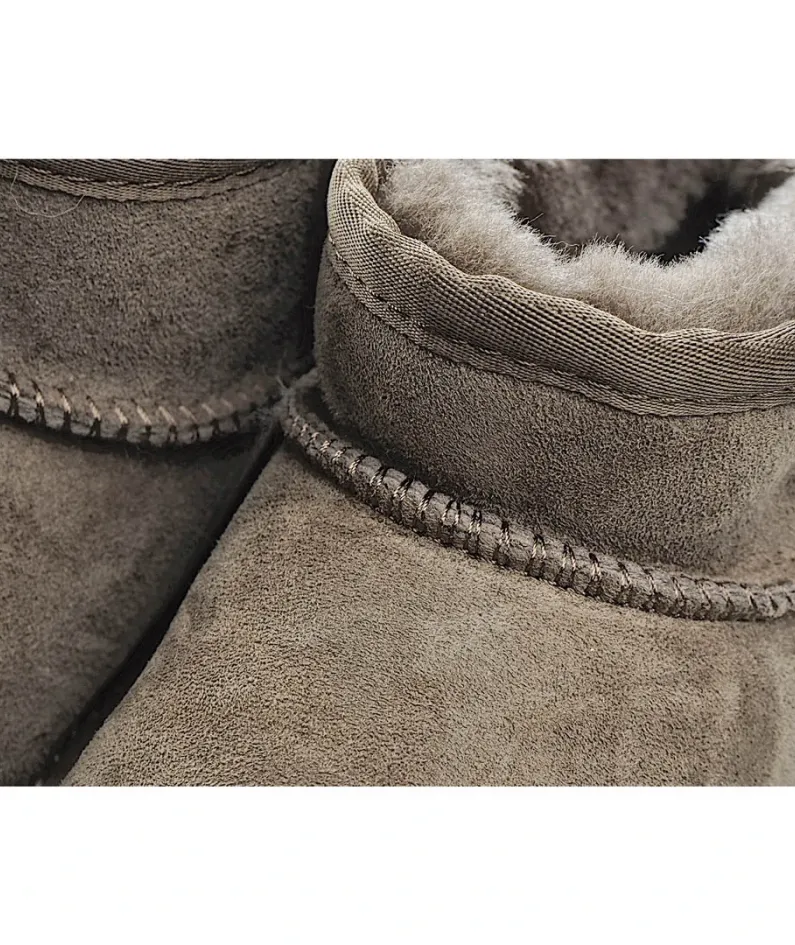 UGG Classic Mini series snow boots