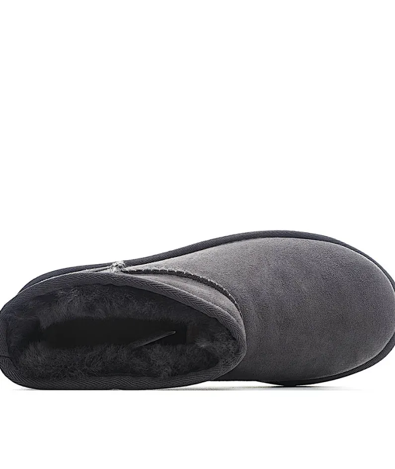UGG Classic Mini series snow boots
