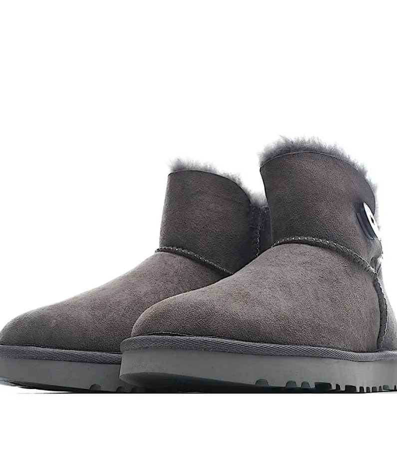 UGG Classic Mini series snow boots