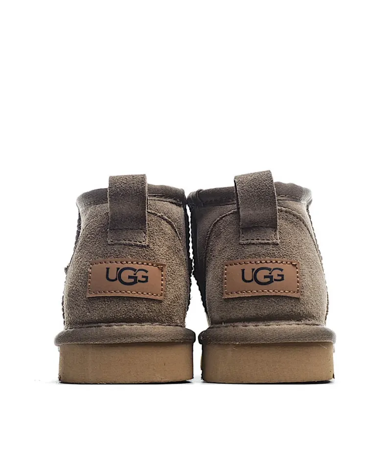 UGG Classic Mini series snow boots