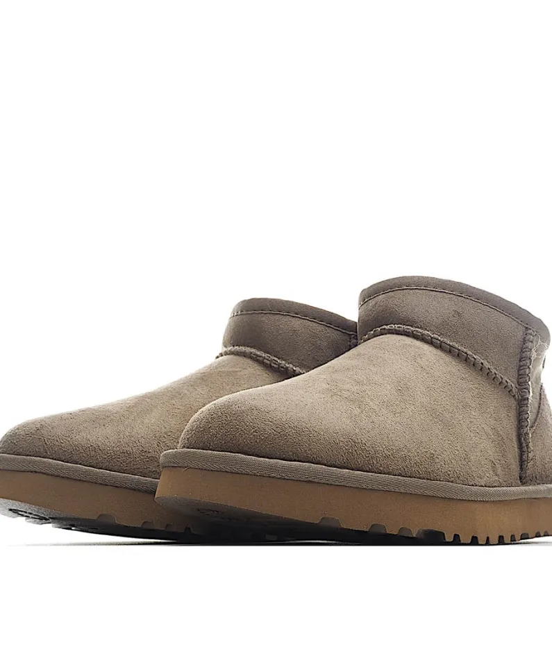 UGG Classic Mini series snow boots