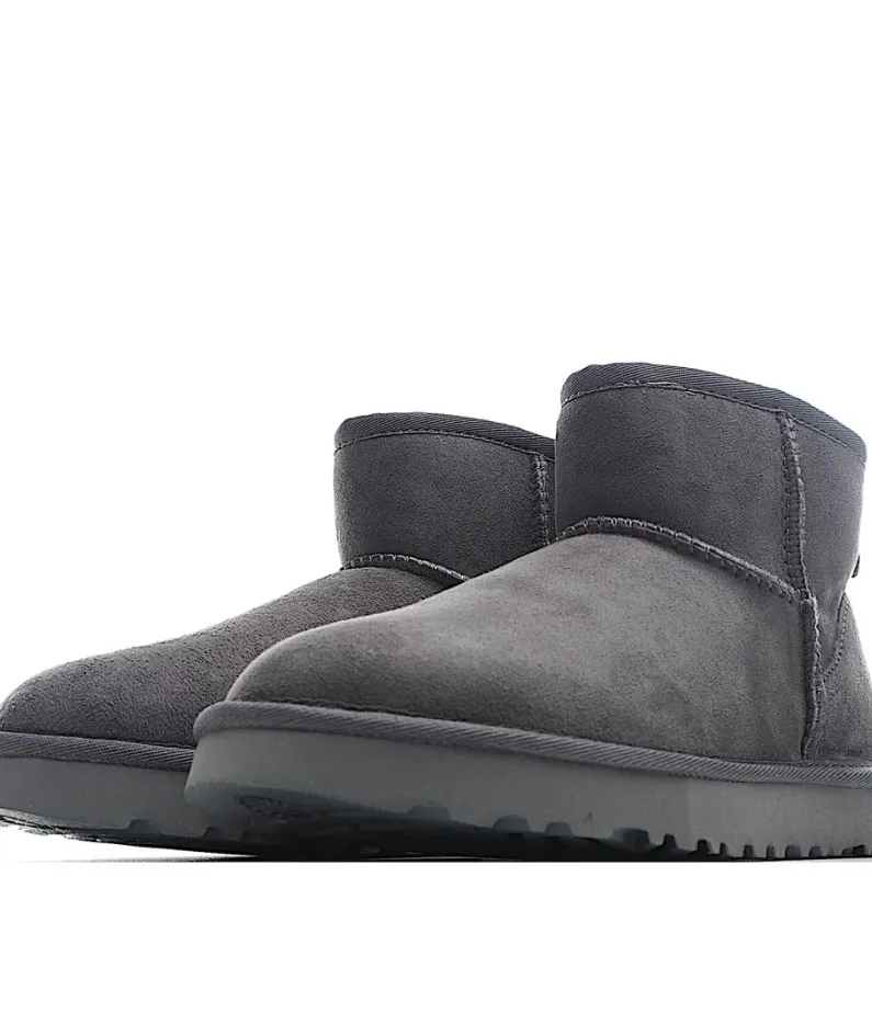 UGG Classic Mini series snow boots