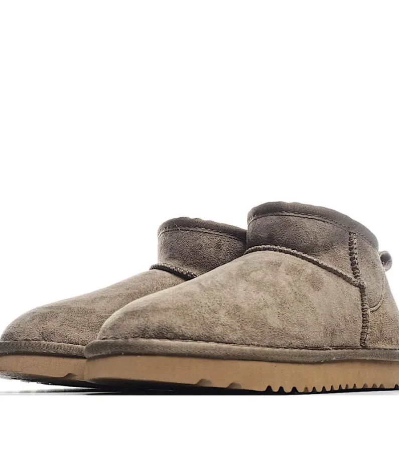 UGG Classic Mini series snow boots