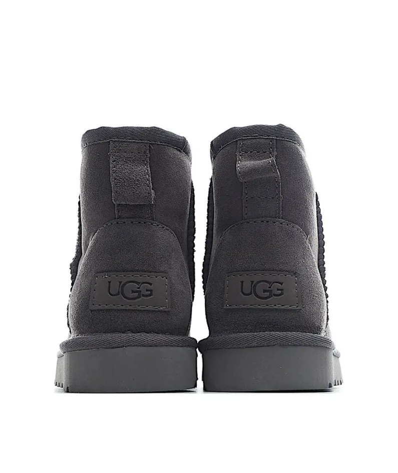 UGG Classic Mini series snow boots