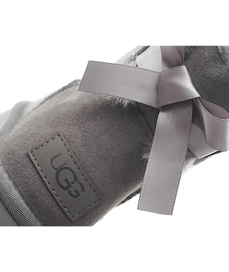 UGG Classic Mini series snow boots