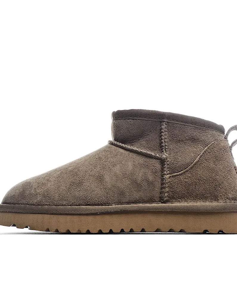 UGG Classic Mini series snow boots