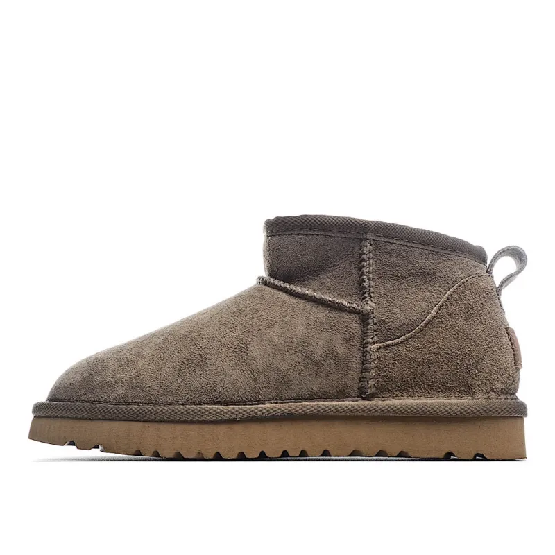 UGG Classic Mini series snow boots