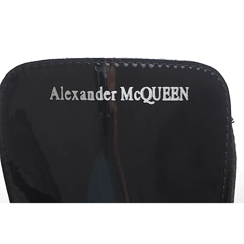  Alexander McQueen  