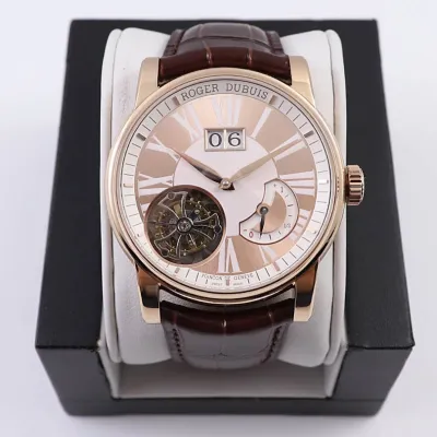 Roger Dubuis HOMMAGE series watch Diameter: 42mm