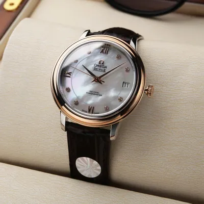 Omega Butterfly Watch Diameter: 32.7 mm