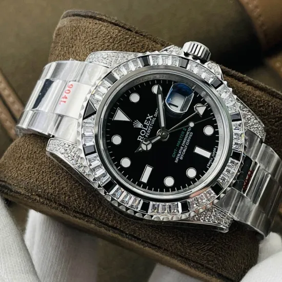 Rolex GMT Pavé diamond watch Diameter: 40 mm