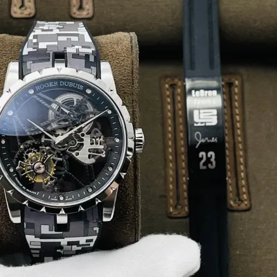 Roger Dubuis Super Series Wrist Model: RDDBEX0393 Diameter: 42MM