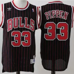 Chicago Bulls Scottie Pippen basketball jersey black