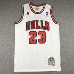 Chicago Bulls Michael Jordan basketball jersey white