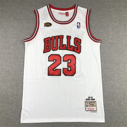 Chicago Bulls Michael Jordan basketball jersey white