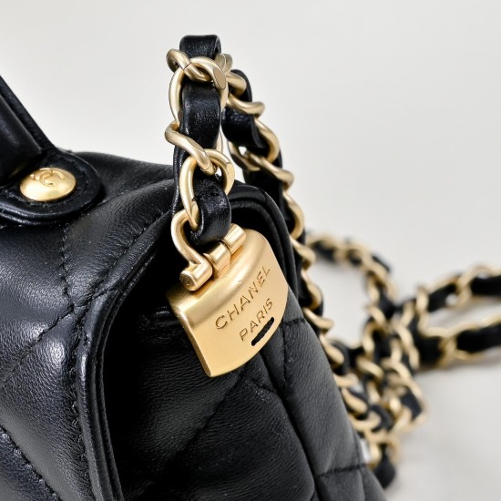 Chanel medium size:25-16-7cm5355
