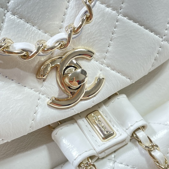 Chanel size ：18×18×12cm   2908