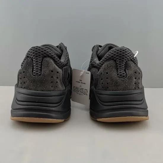 Adidas Yeezy Boost 700