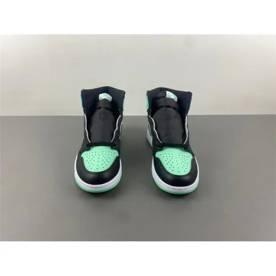 Air Jordan 1 High OG “Green Glow”  DZ5485-130