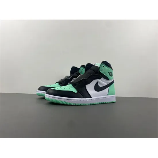 Air Jordan 1 High OG “Green Glow”  DZ5485-130