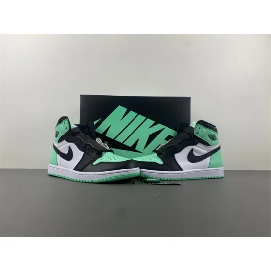 Air Jordan 1 High OG “Green Glow”  DZ5485-130