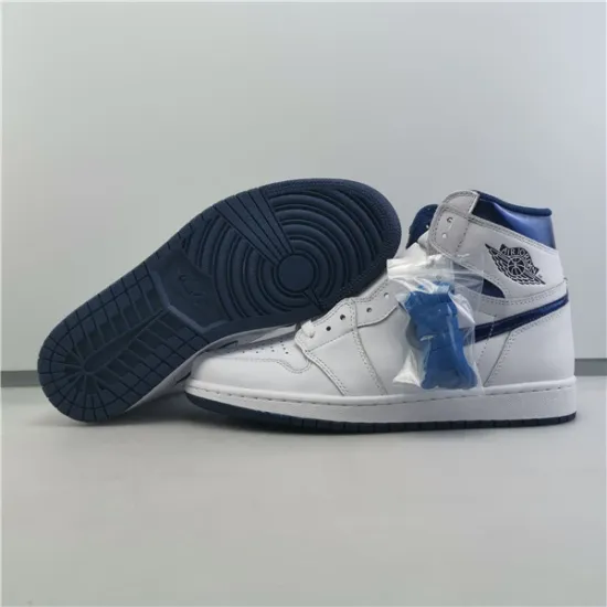 AIR JORDAN 1 RETRO HIGH OG “METALLIC NAVY” 555088-106