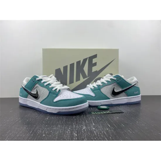Dunk SDCAI*NIKE SB Low  FD2562-400
