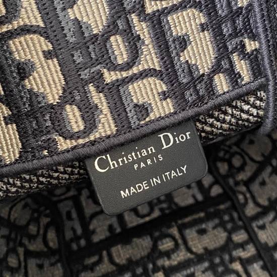 DIOR Oblique classic messenger bag size: 27×28×11cm DIOR Oblique classic messenger bag size: 27×28×11cm